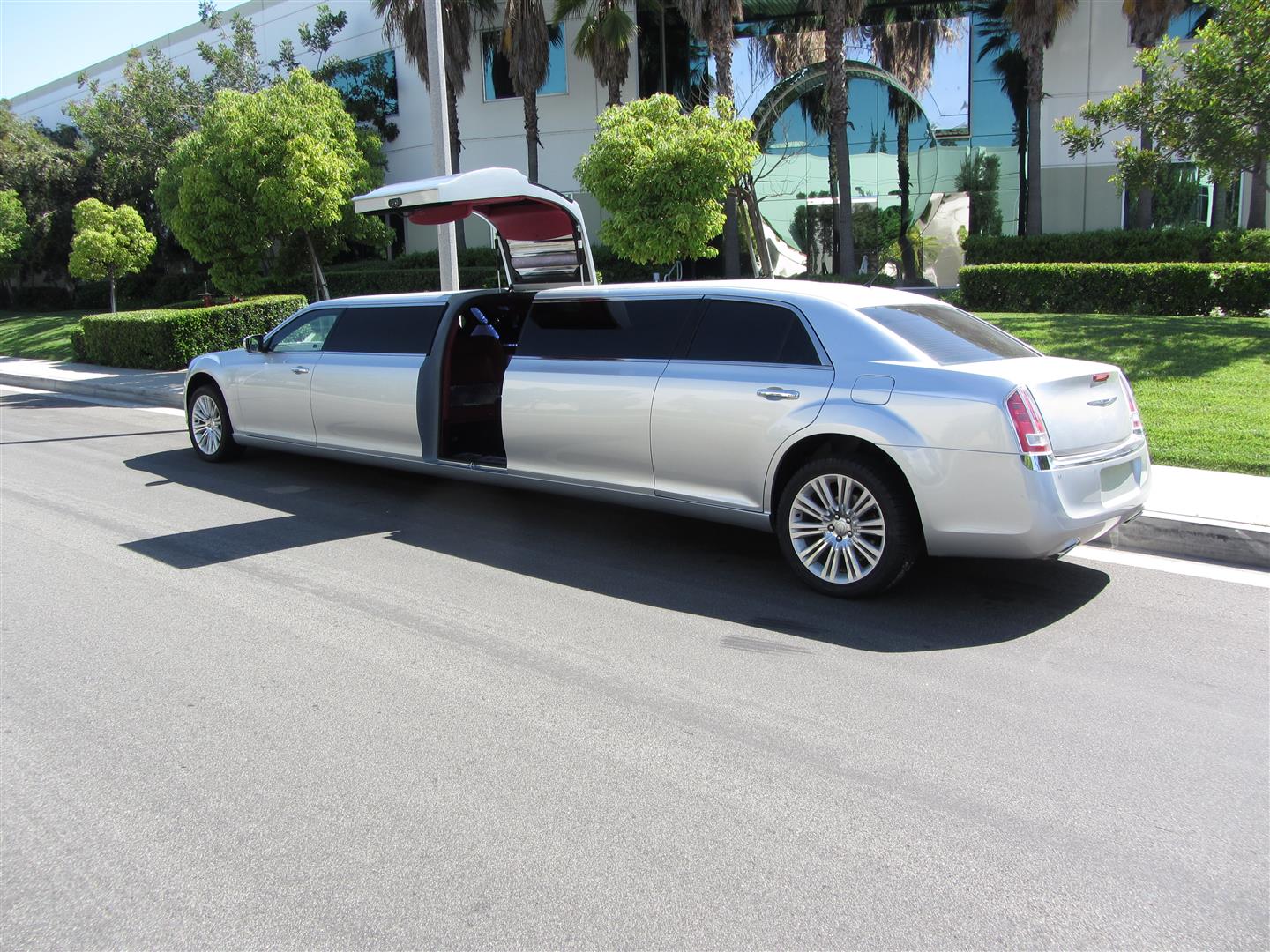 A Touch of Silver Limousines - Romantic Wedding Style
